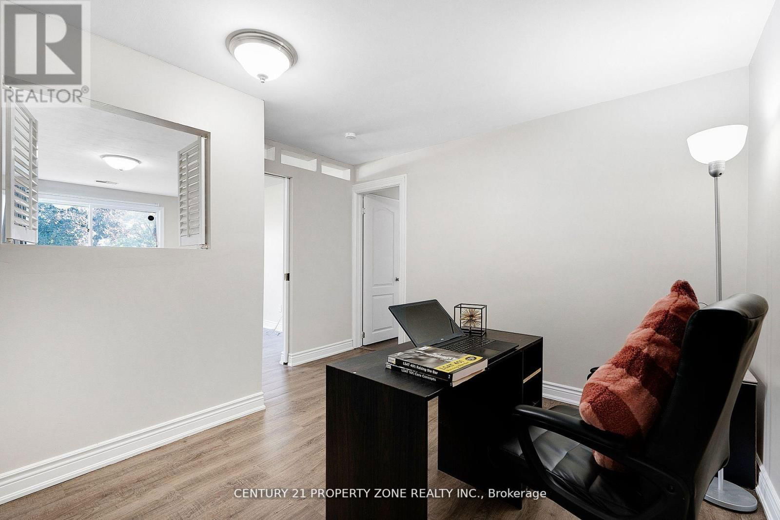 22 COLONIAL COURT Image 14