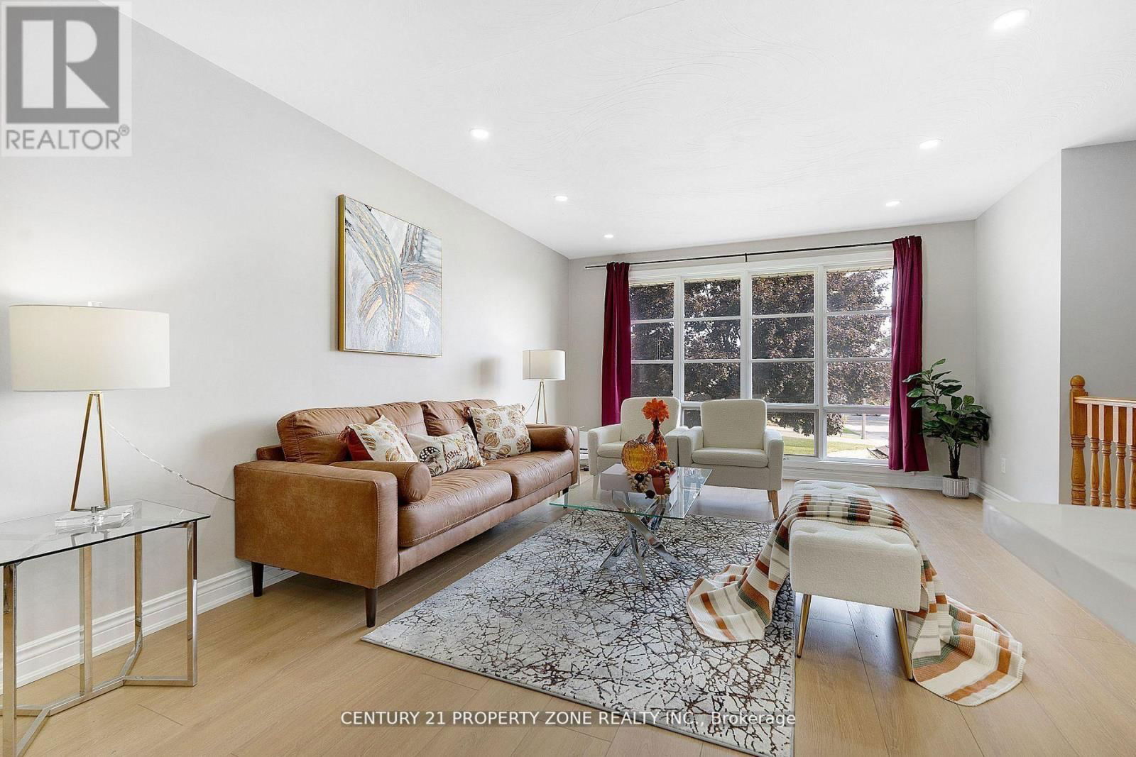 22 COLONIAL COURT Image 21