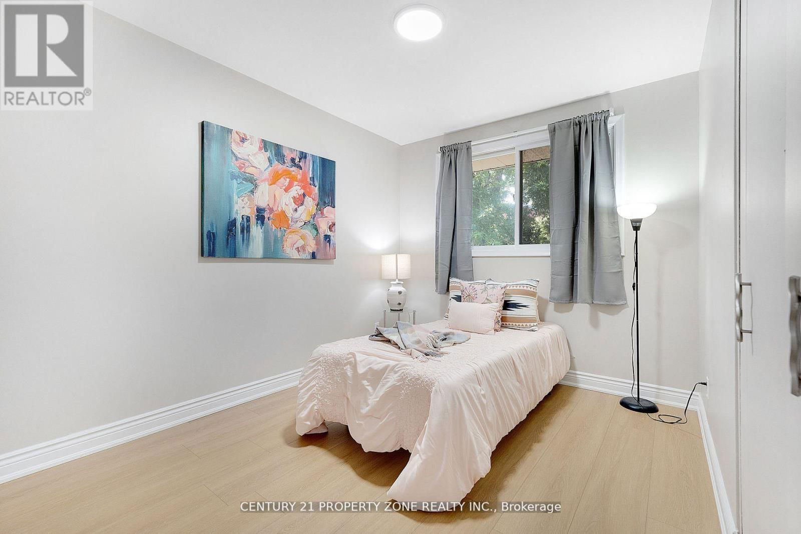 22 COLONIAL COURT Image 31