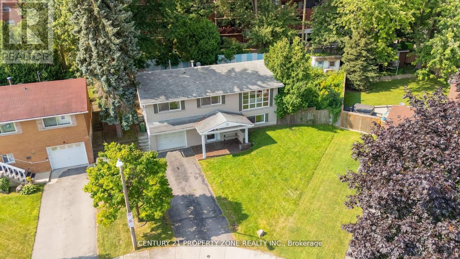 22 COLONIAL COURT Image 32