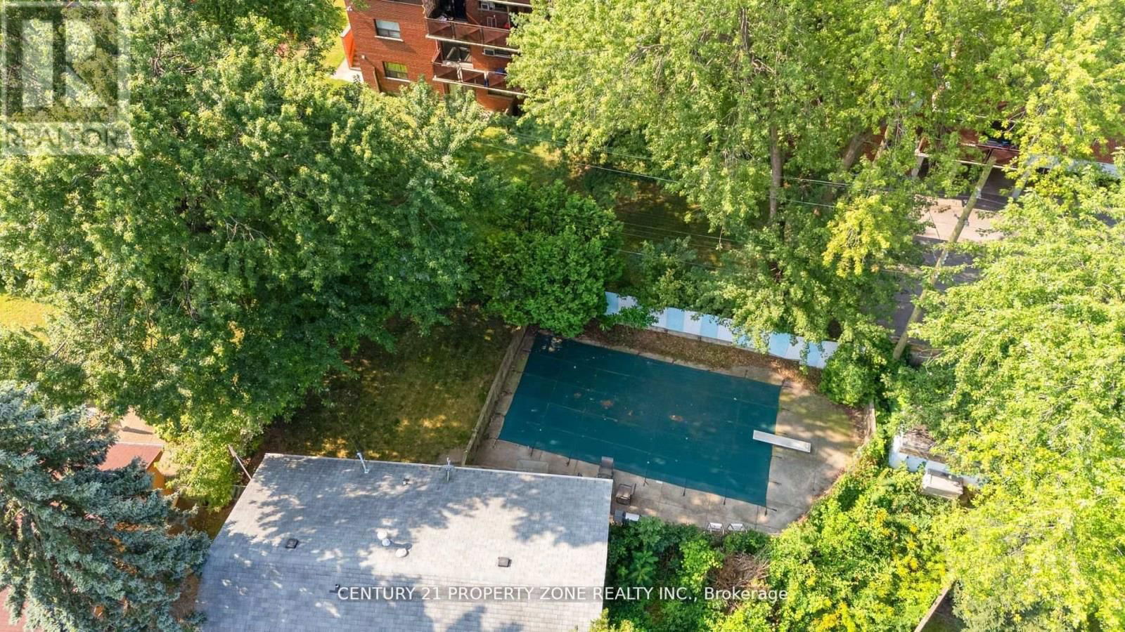 22 COLONIAL COURT Image 35