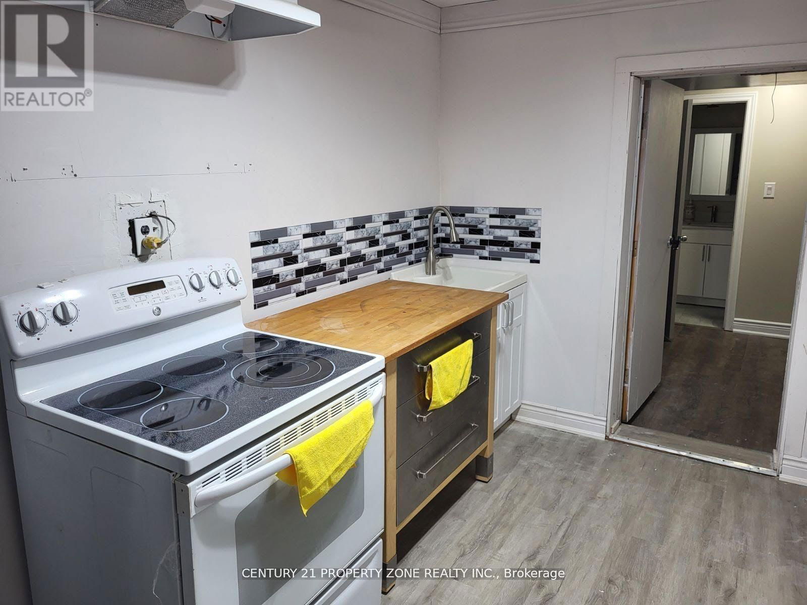 22 COLONIAL COURT Image 6