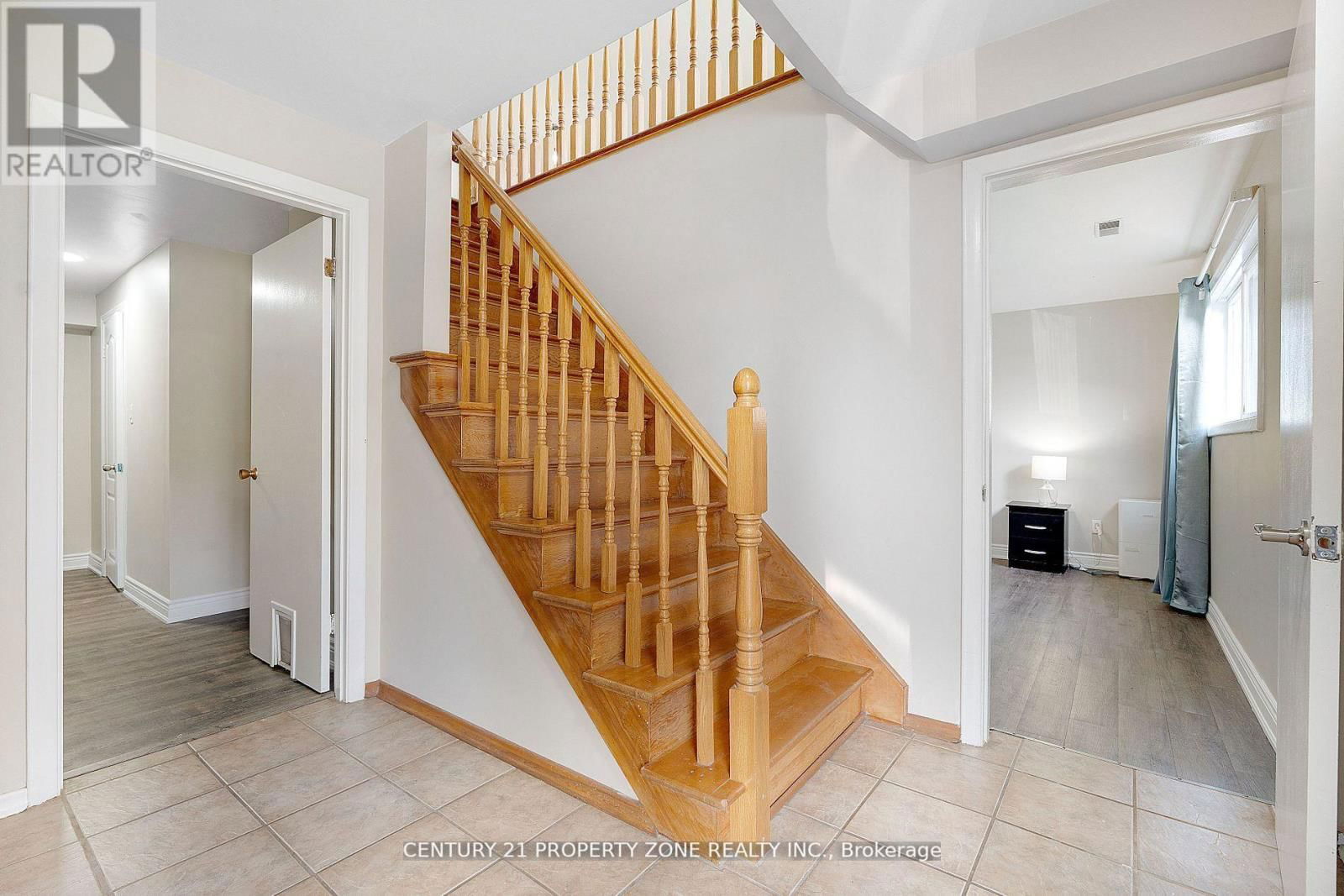 22 COLONIAL COURT Image 9