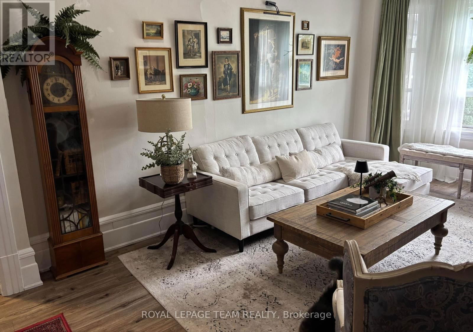 2 - 16 POWELL AVENUE Image 13