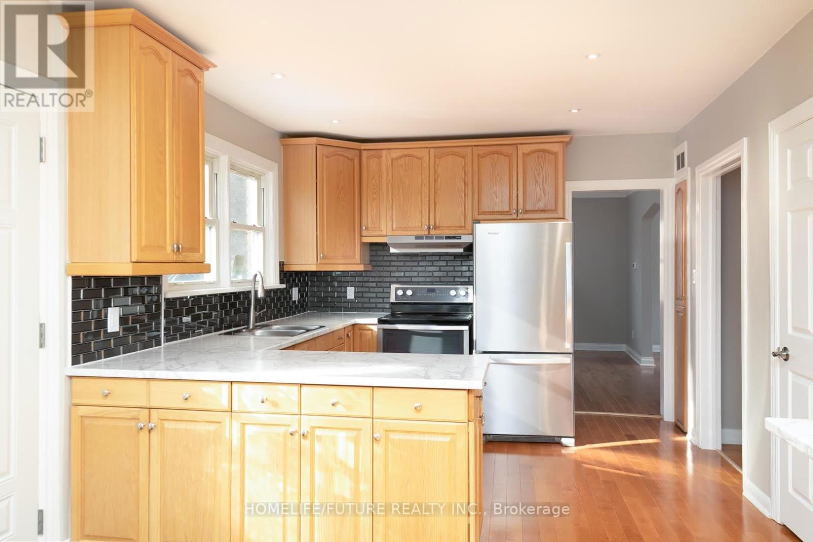 Upper - 76 YOUNG STREET Image 12
