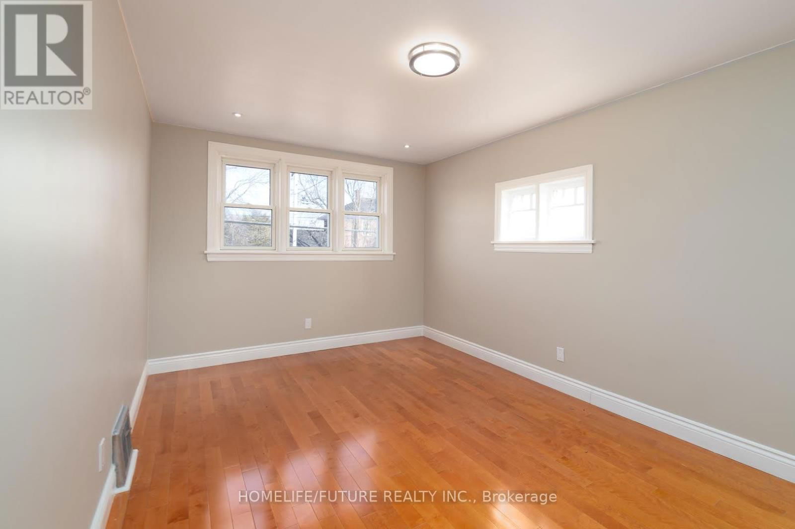 Upper - 76 YOUNG STREET Image 15