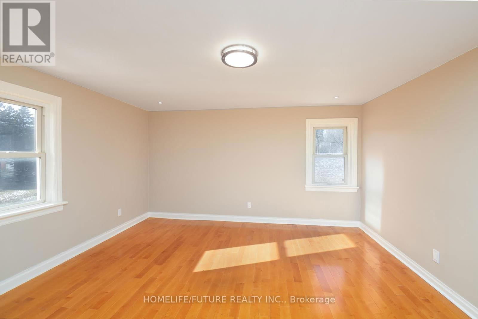 Upper - 76 YOUNG STREET Image 17