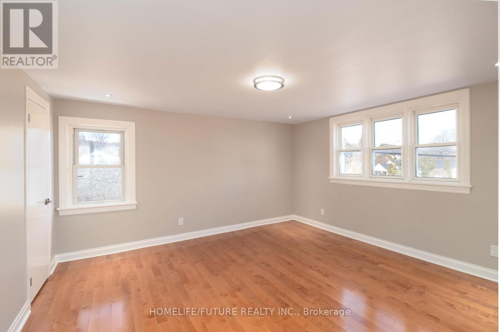 Upper - 76 YOUNG STREET Image 18