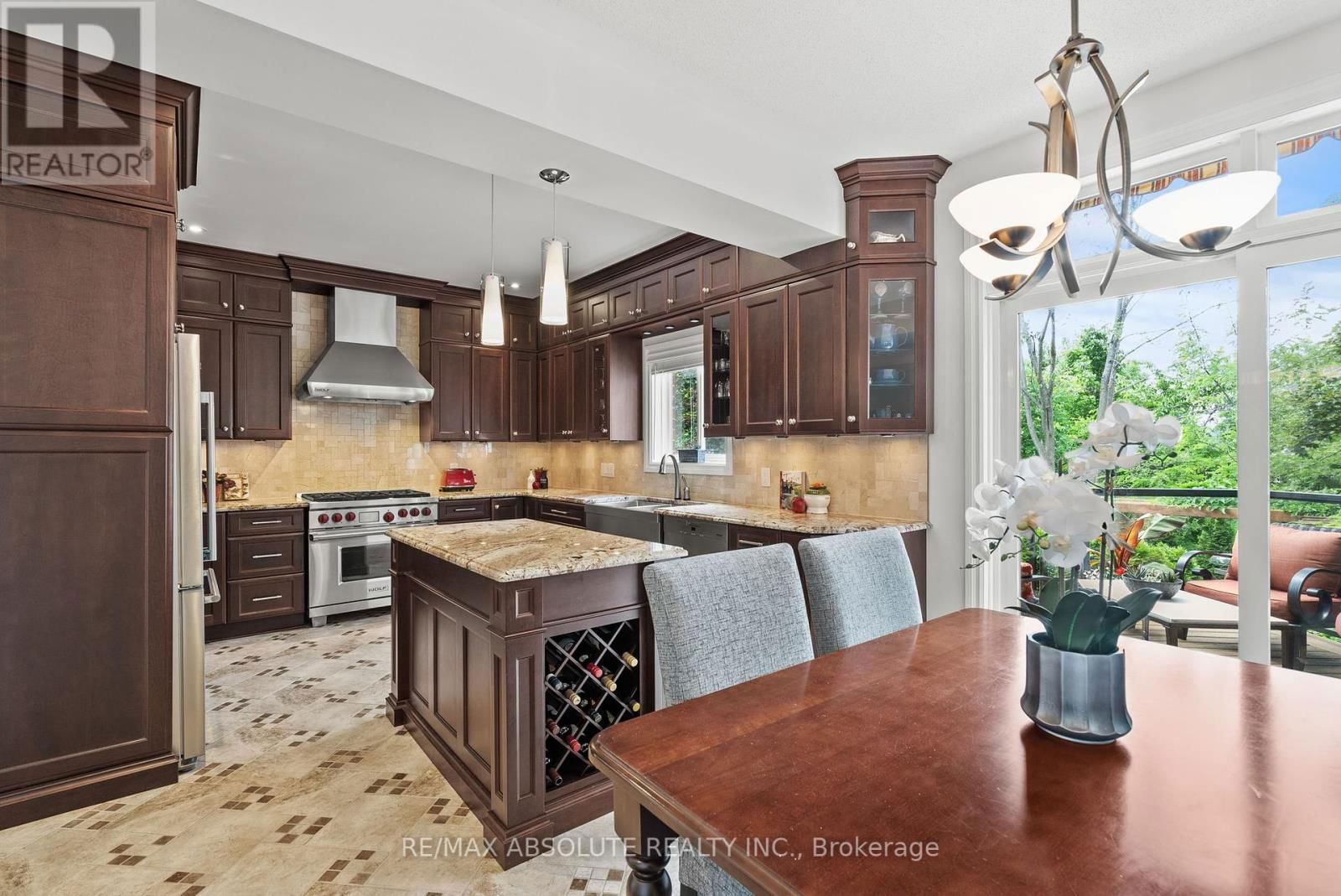 96 MANNING COURT Image 10