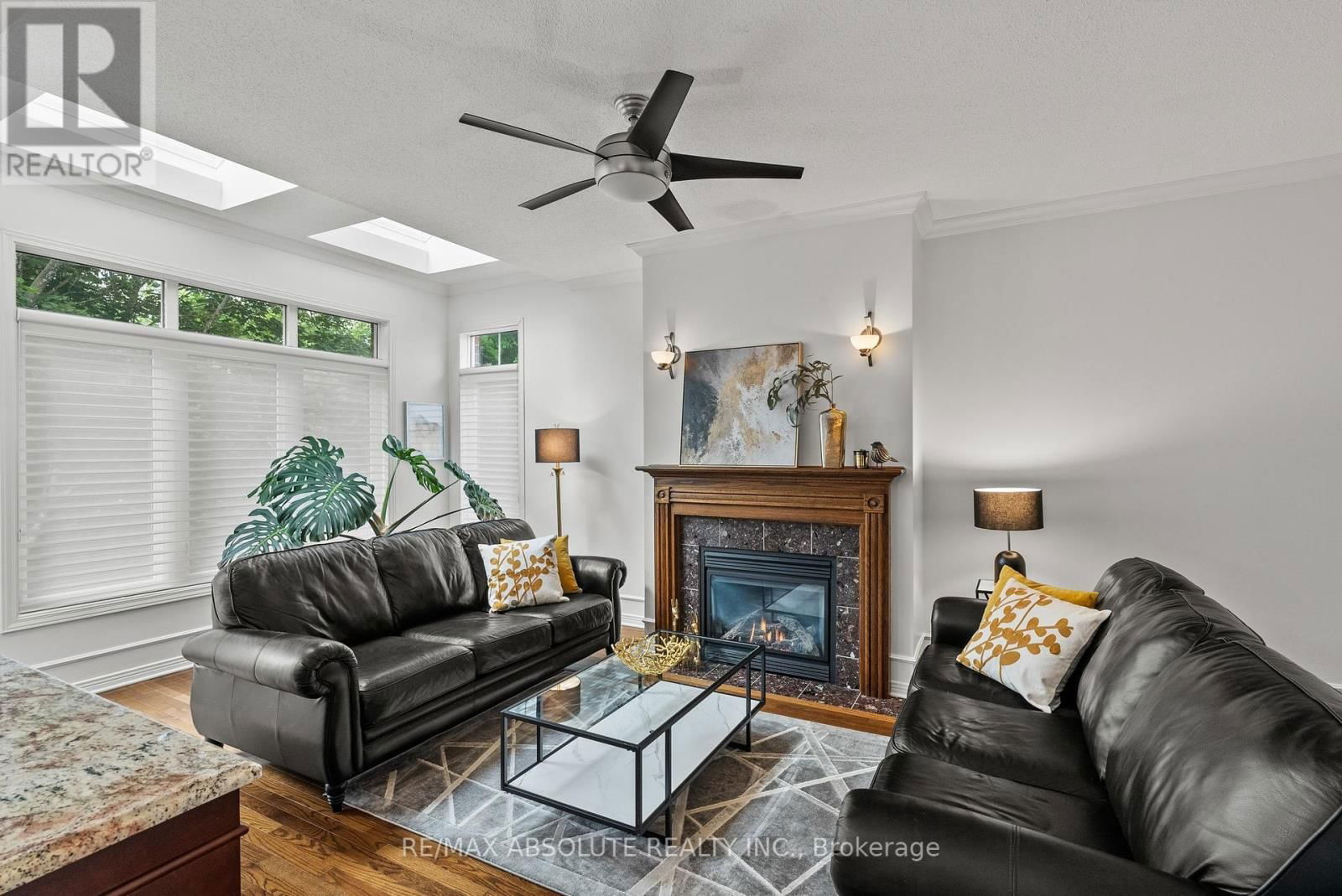 96 MANNING COURT Image 16