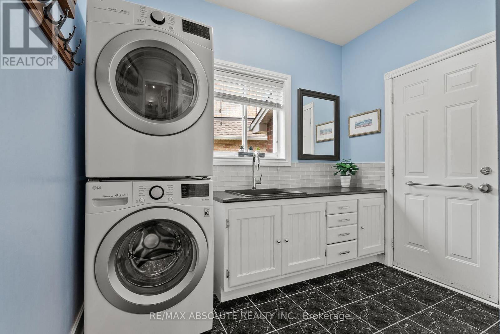 96 MANNING COURT Image 20