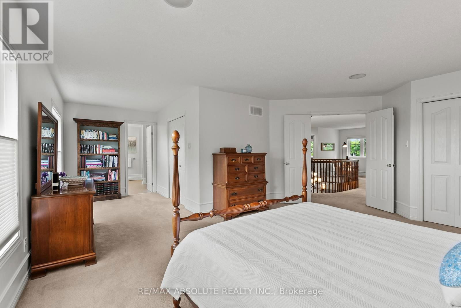96 MANNING COURT Image 22