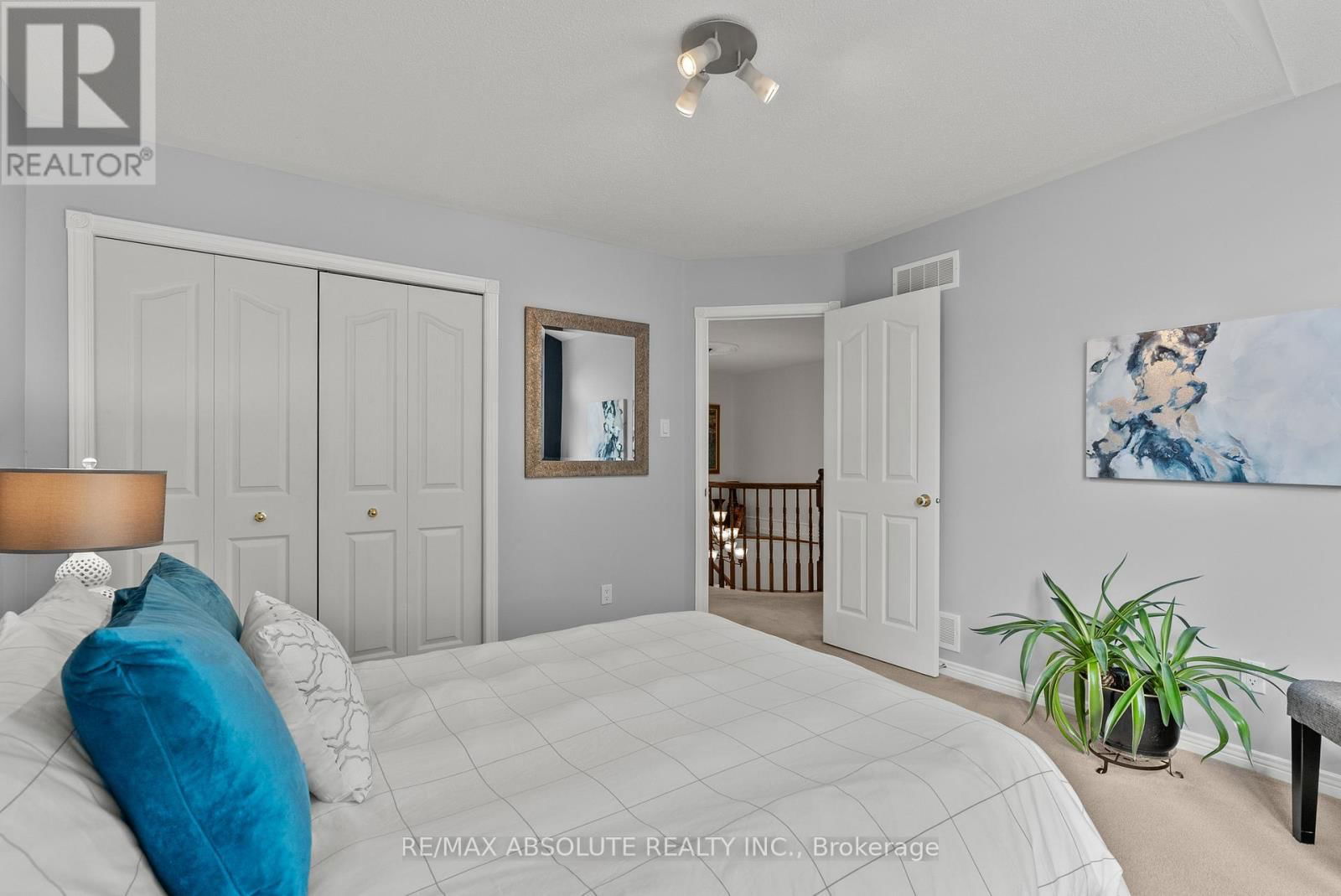 96 MANNING COURT Image 28