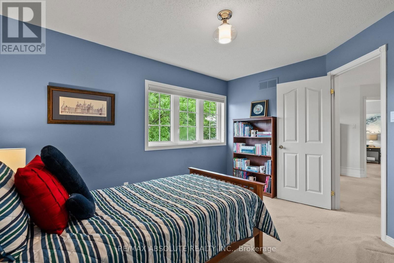 96 MANNING COURT Image 30