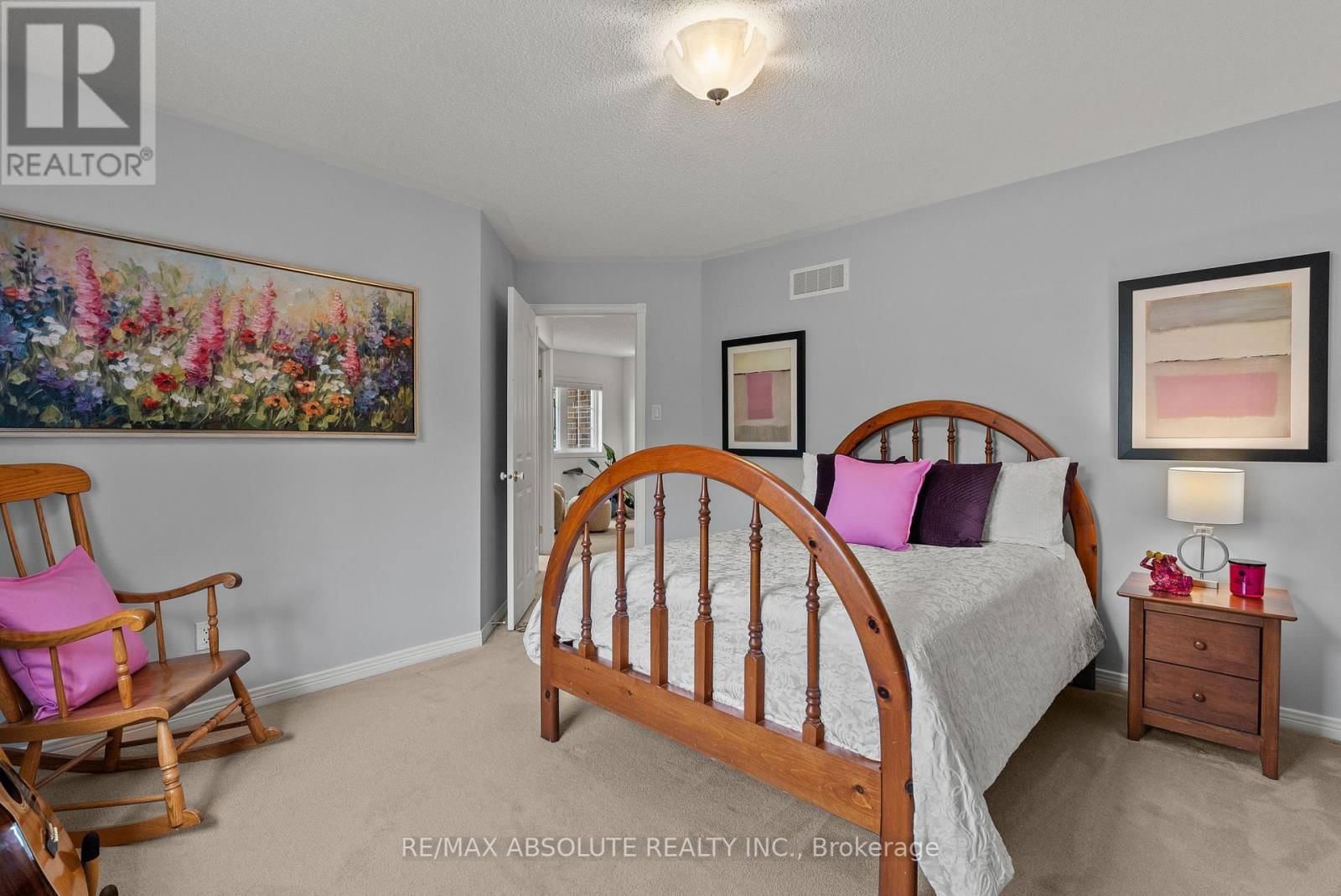 96 MANNING COURT Image 32