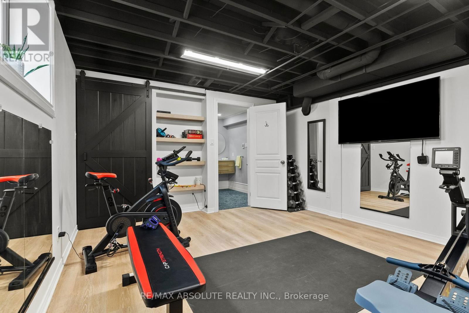 96 MANNING COURT Image 39
