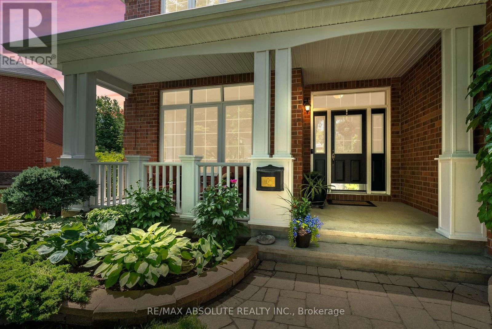96 MANNING COURT Image 4