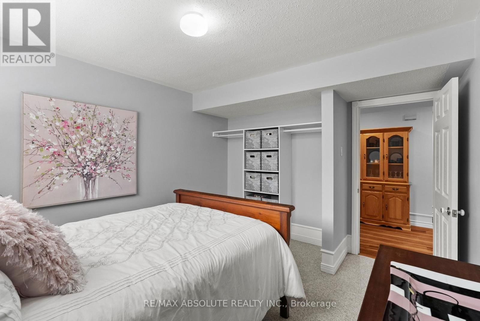 96 MANNING COURT Image 42