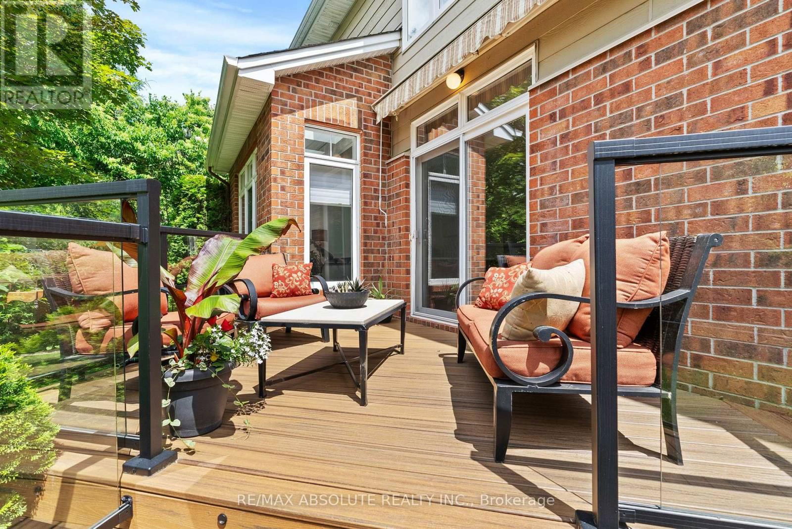 96 MANNING COURT Image 43