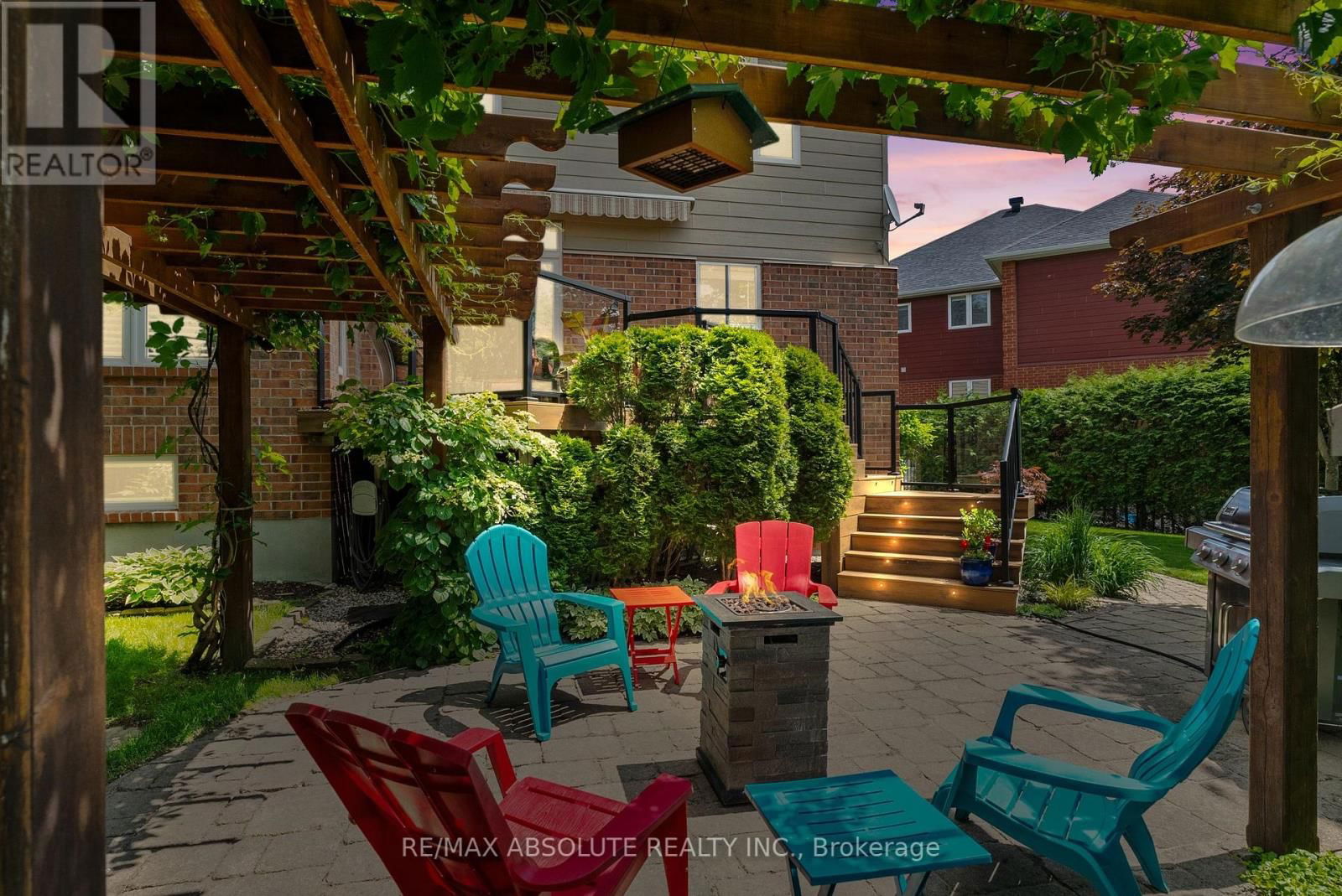 96 MANNING COURT Image 45