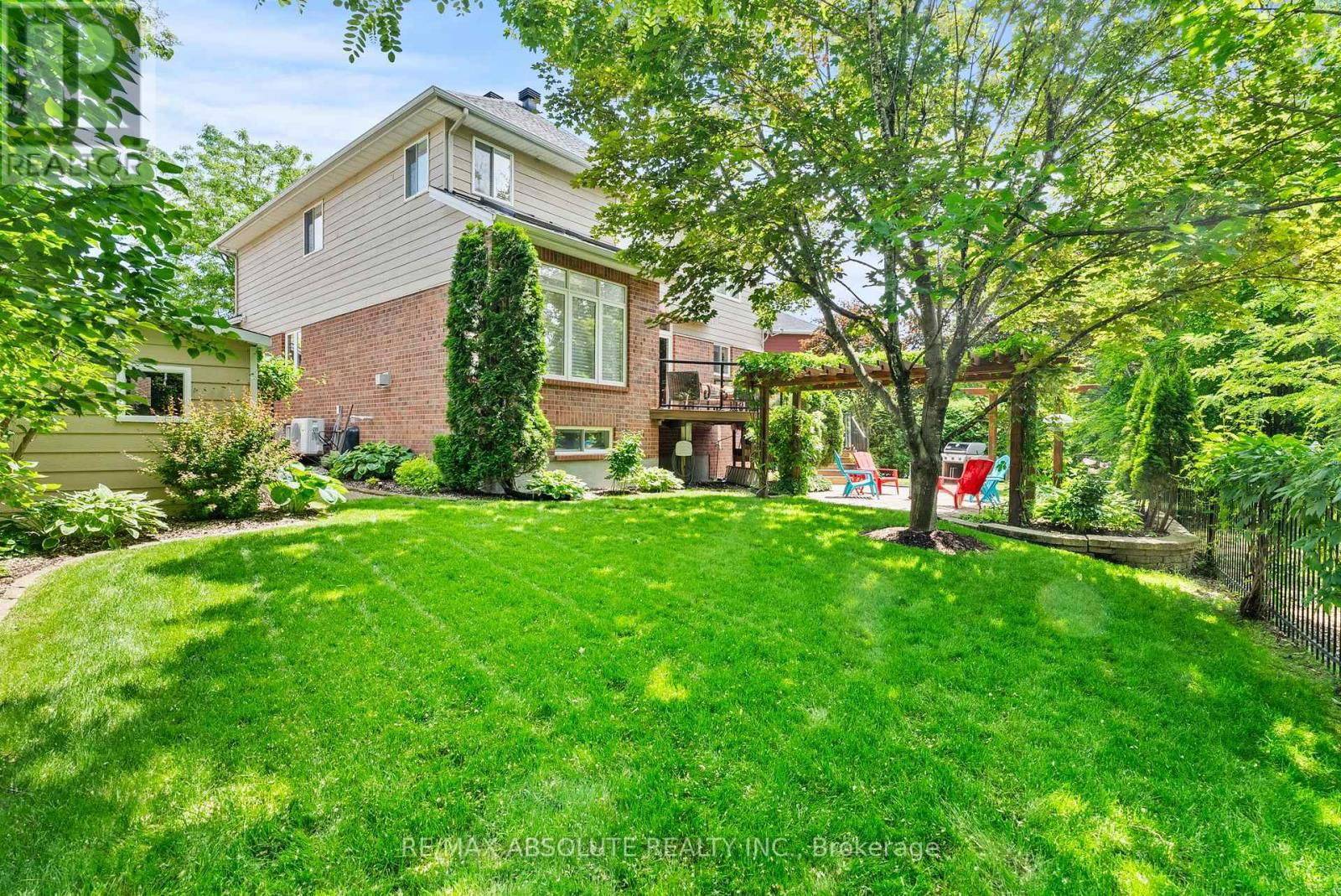 96 MANNING COURT Image 47