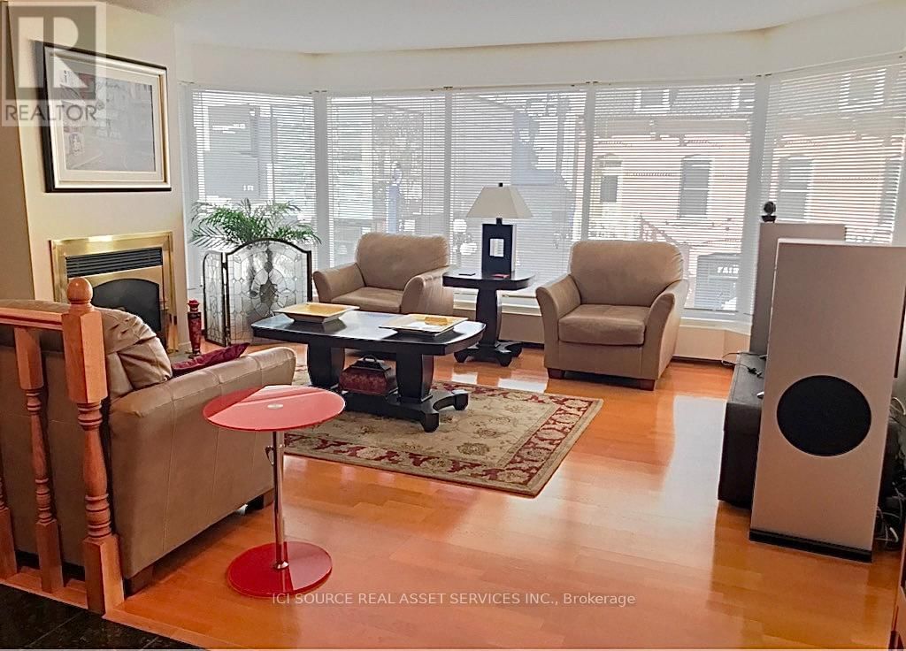 3 - 12 CLARENCE STREET Image 3