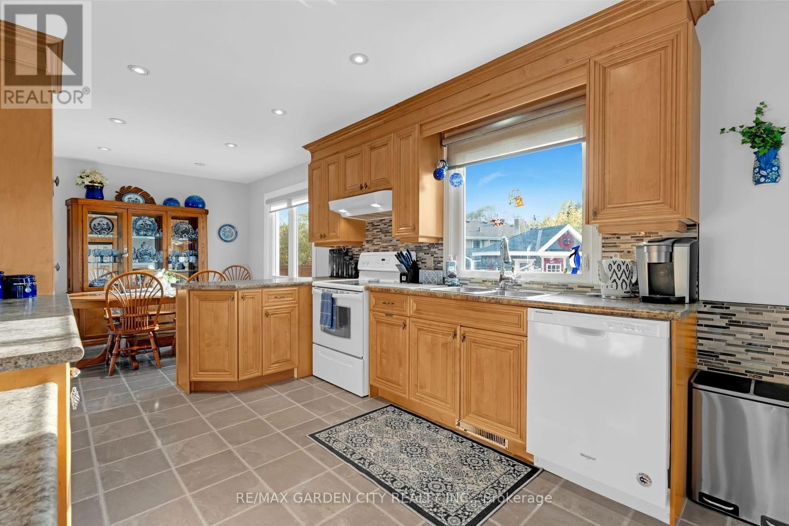 43 EVERGREEN AVENUE Image 13