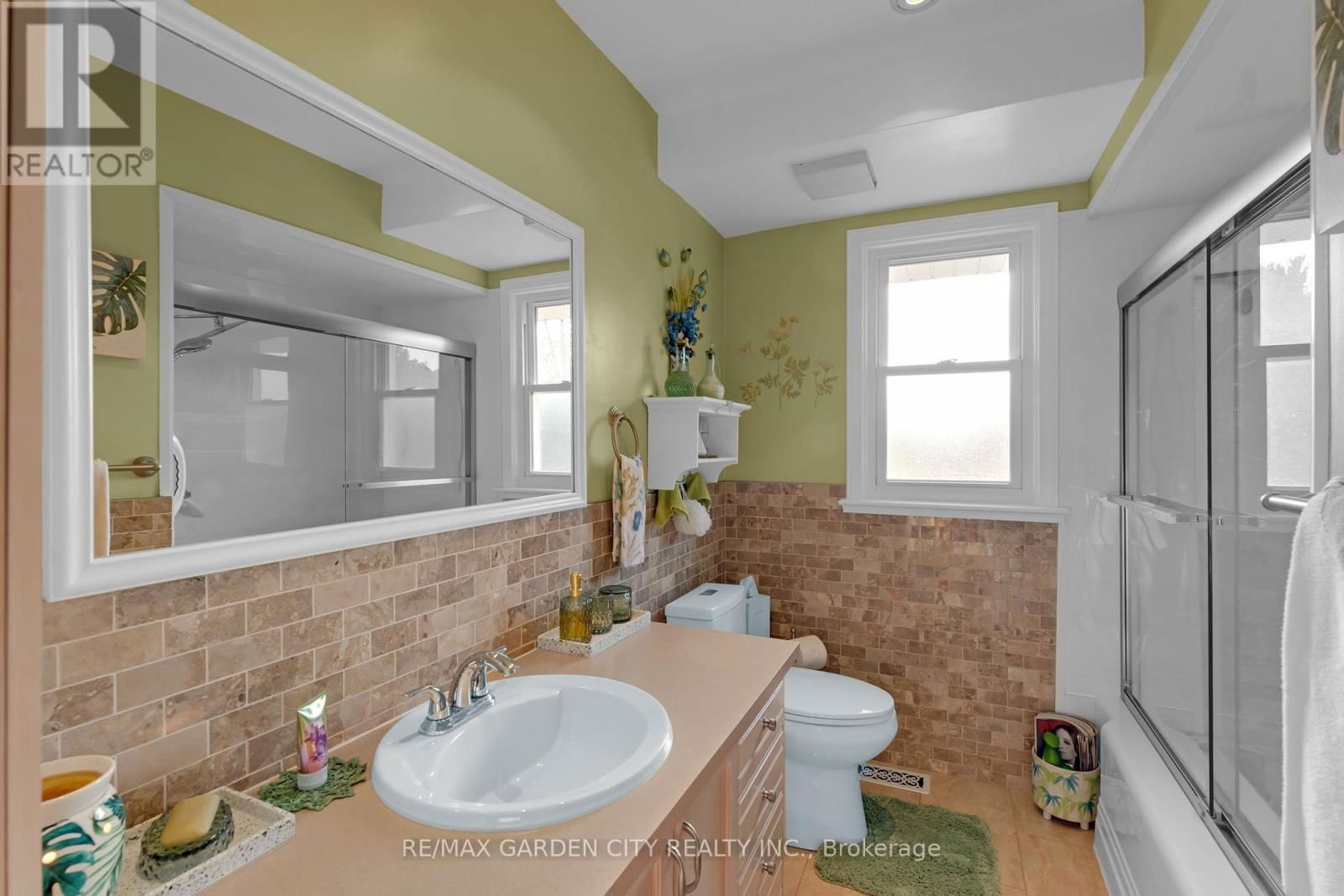 43 EVERGREEN AVENUE Image 16