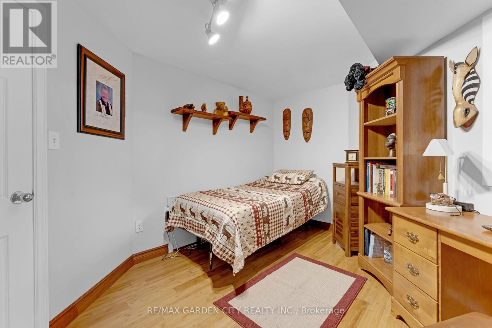43 EVERGREEN AVENUE Image 25