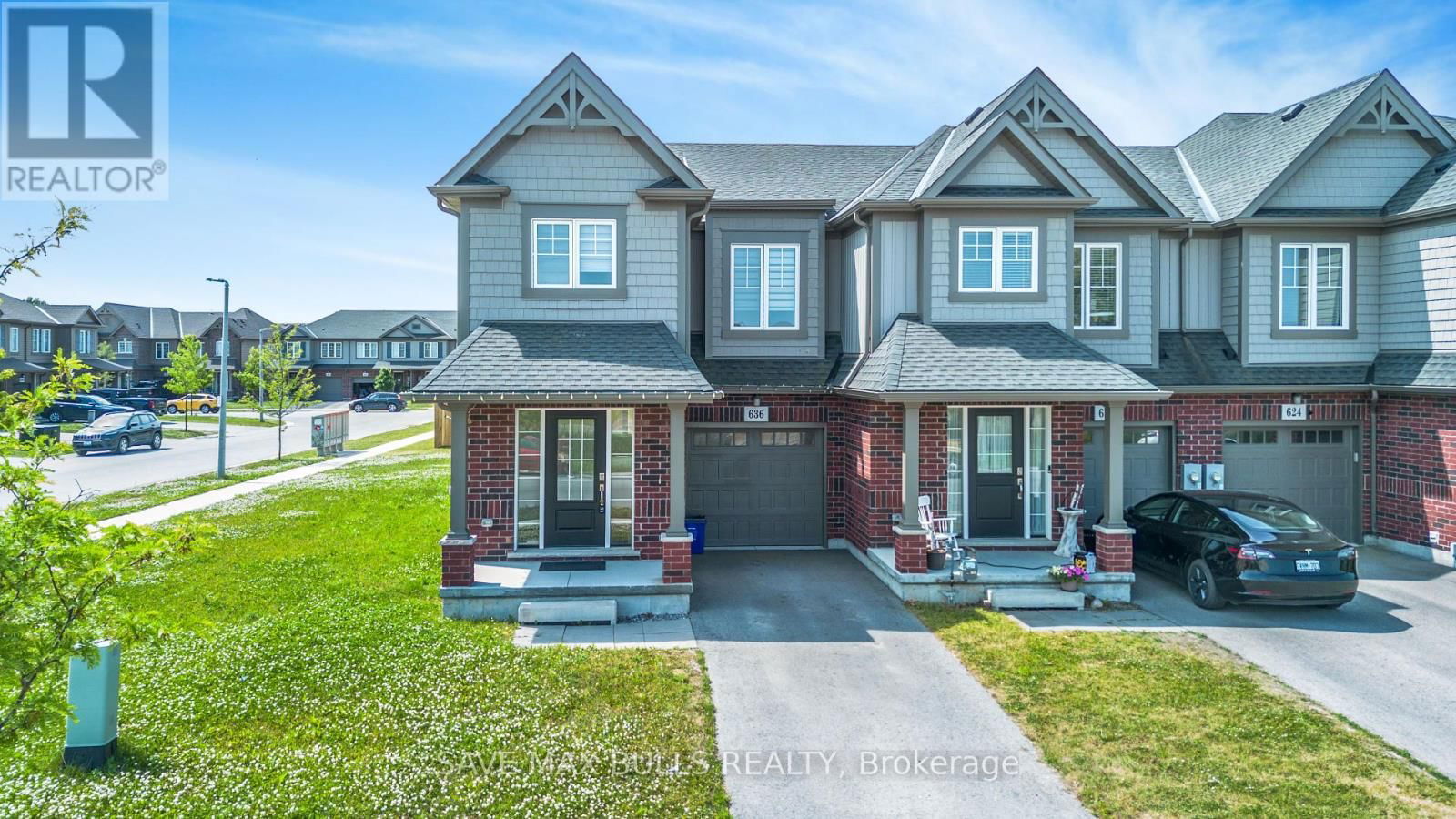 636 JULIA DRIVE Image 1