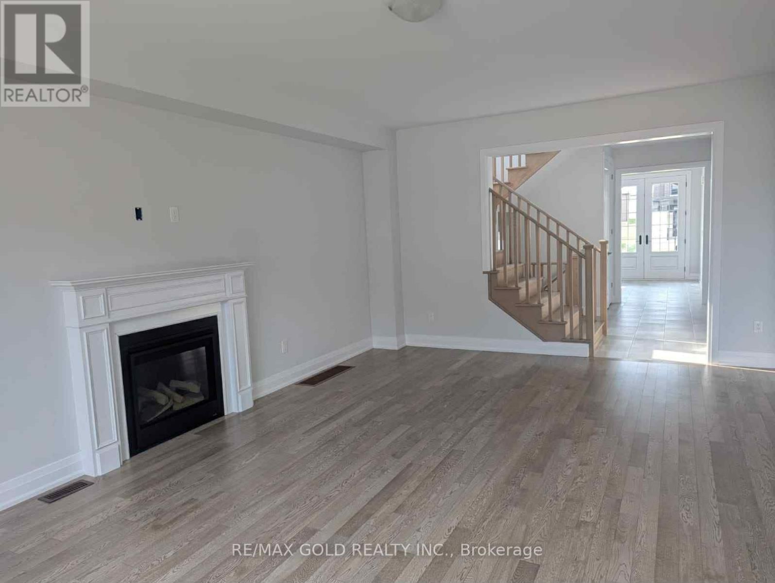 1446 UPPER THAMES DRIVE Image 4