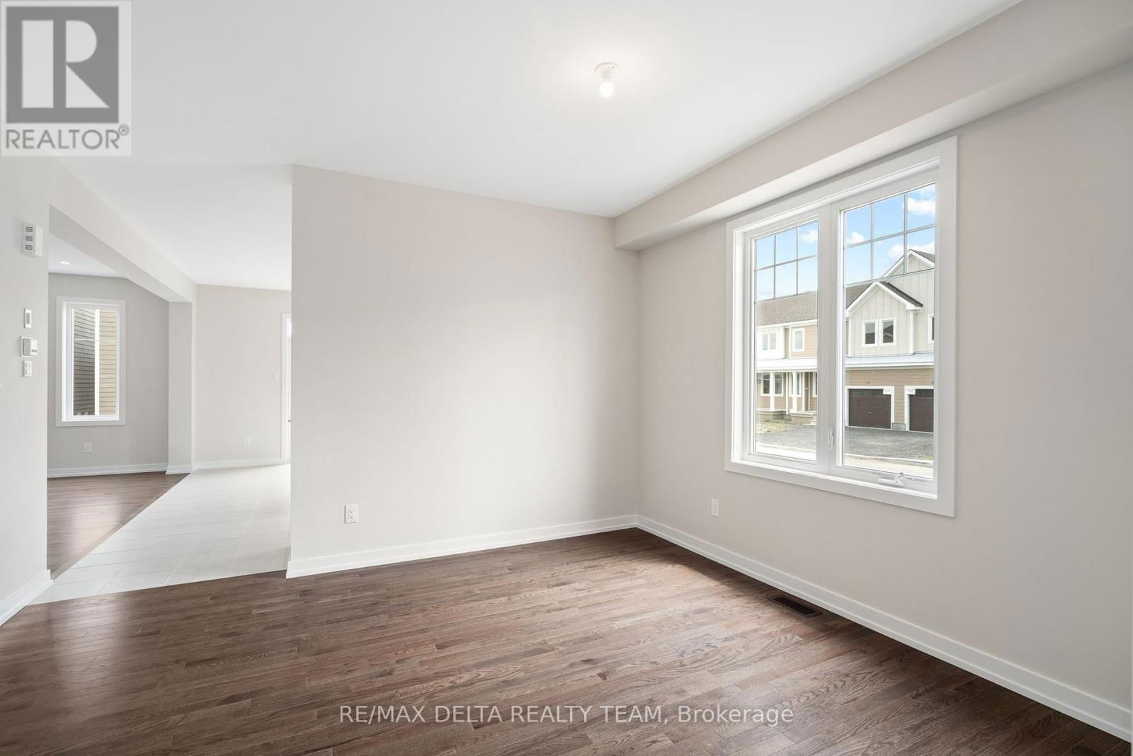 959 SEAGRAVE LANE SOUTH Image 4