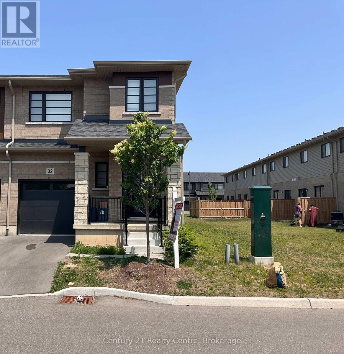 #32 - 520 GREY STREET Image 1