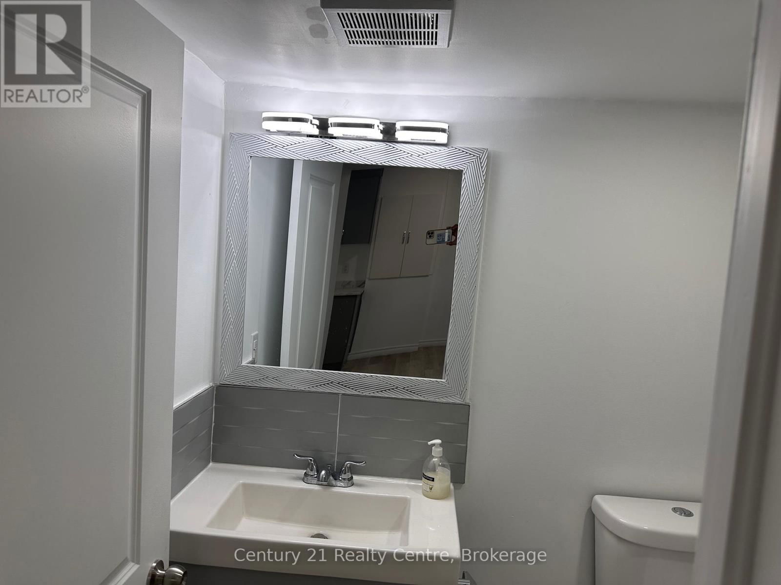 #32 - 520 GREY STREET Image 17