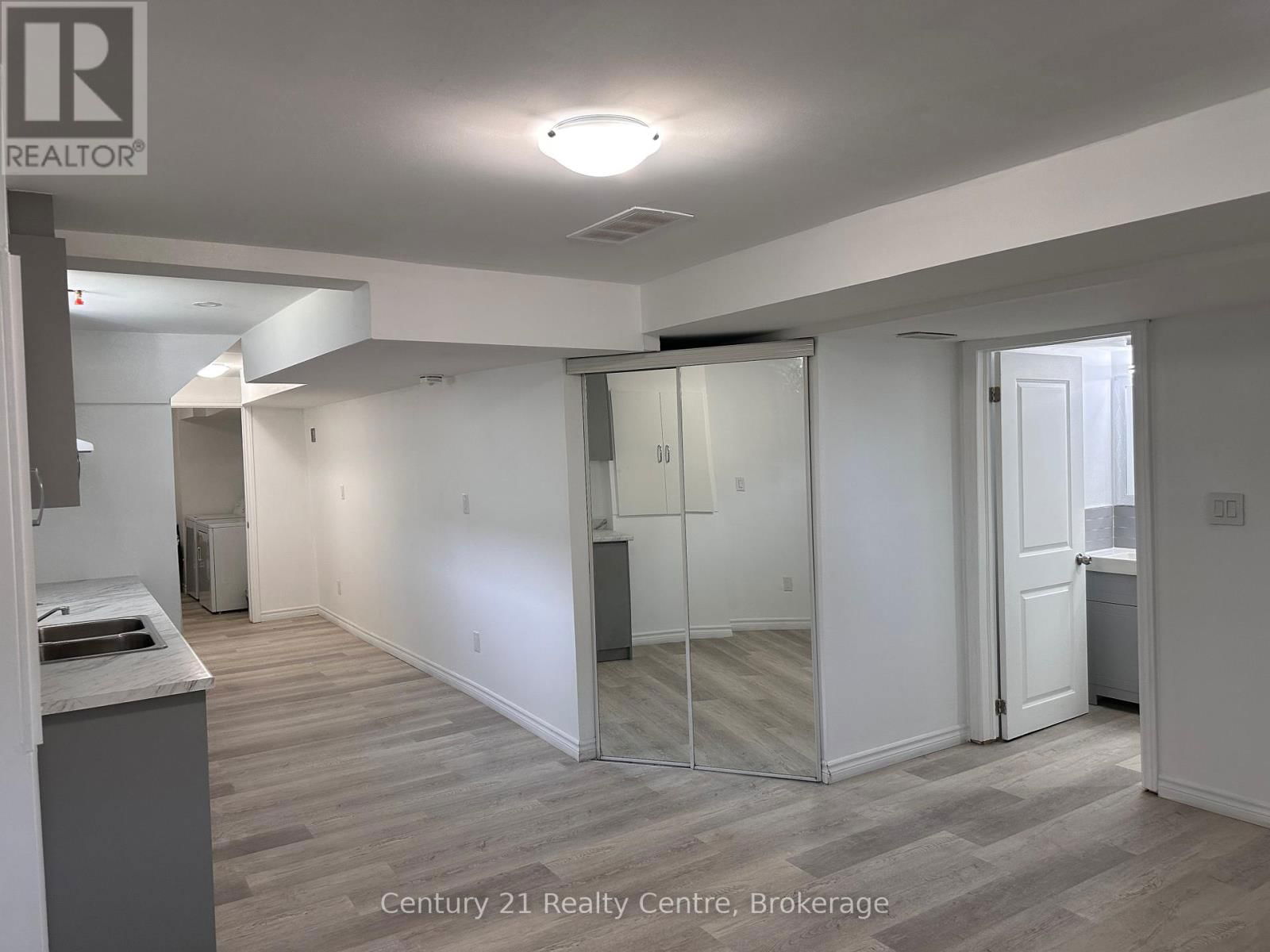 #32 - 520 GREY STREET Image 18