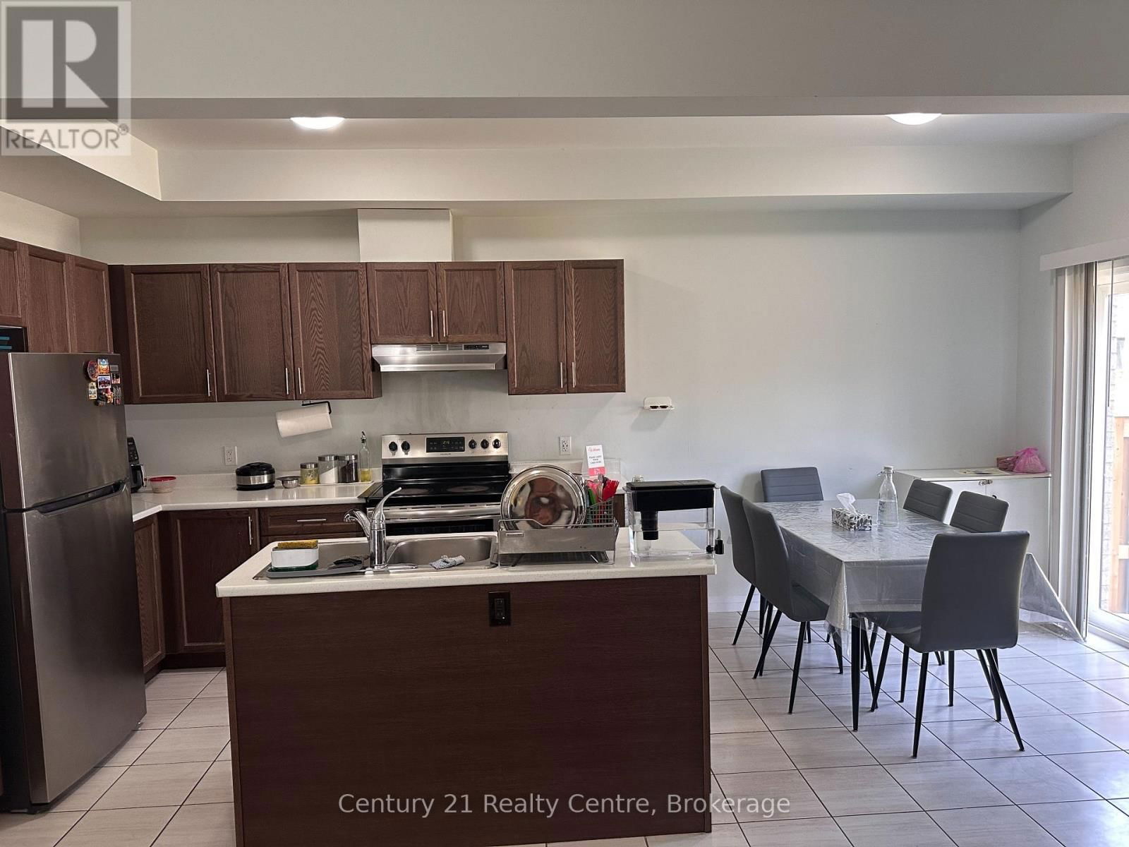 #32 - 520 GREY STREET Image 6