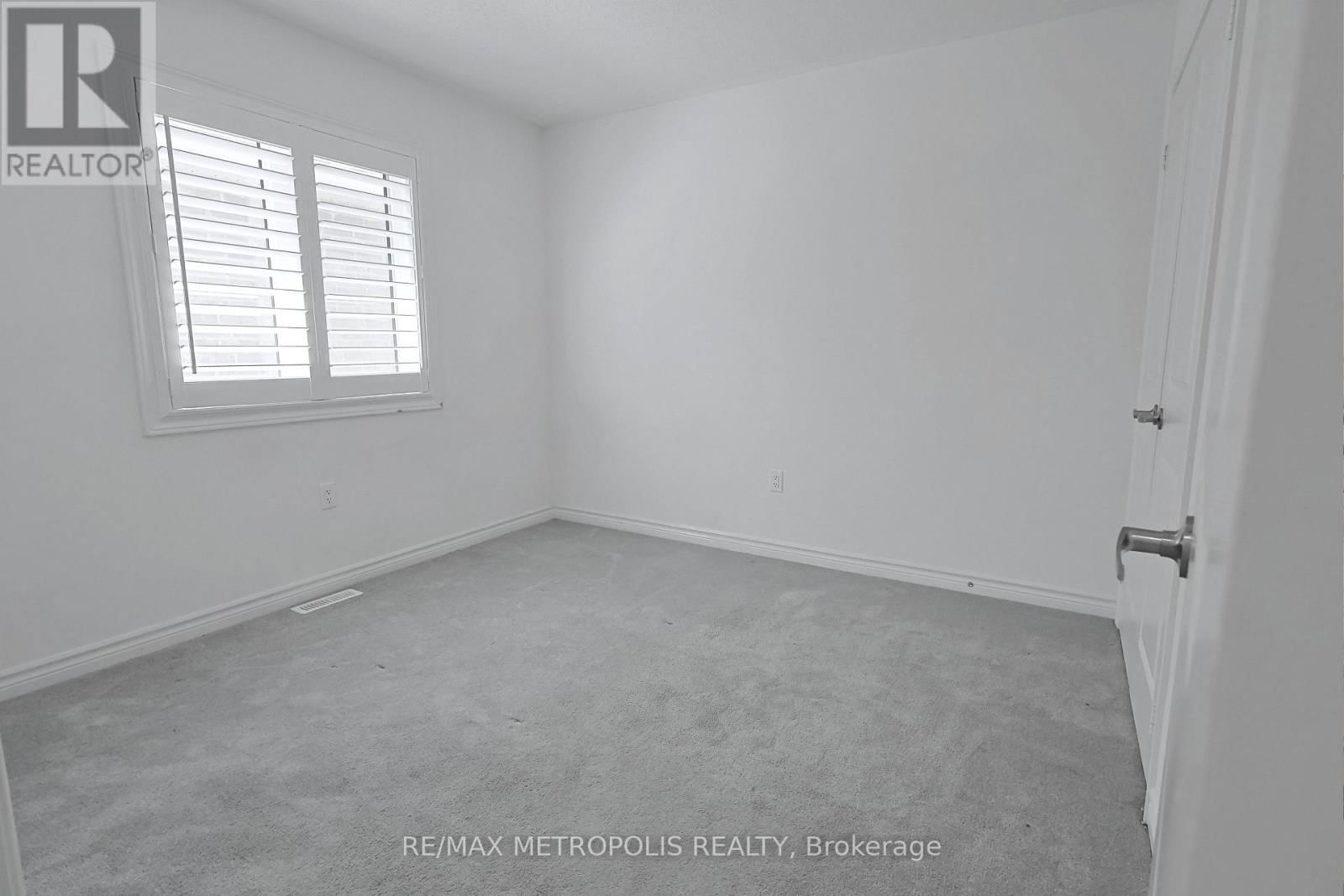314 RUSSELL STREET Image 13