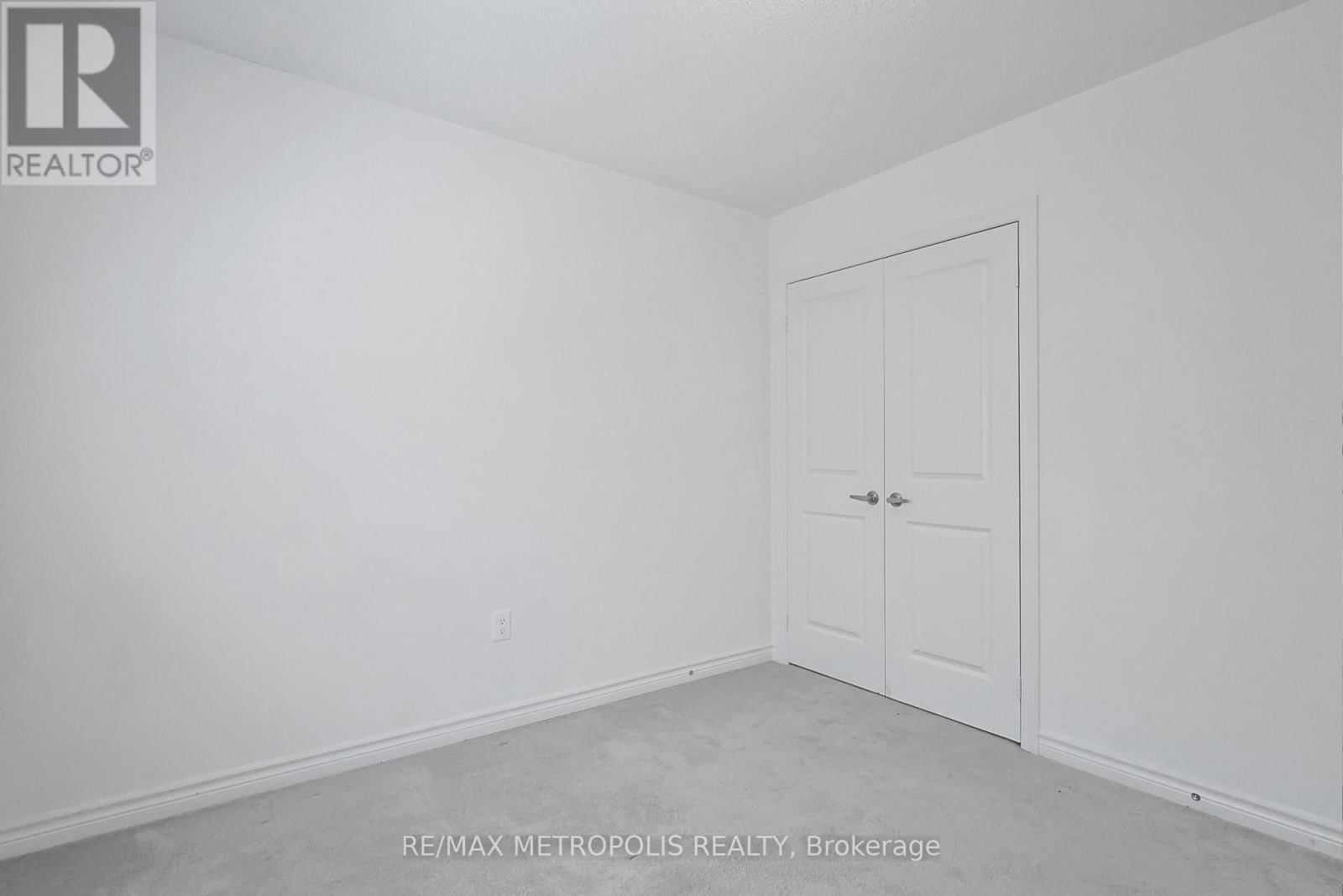 314 RUSSELL STREET Image 14