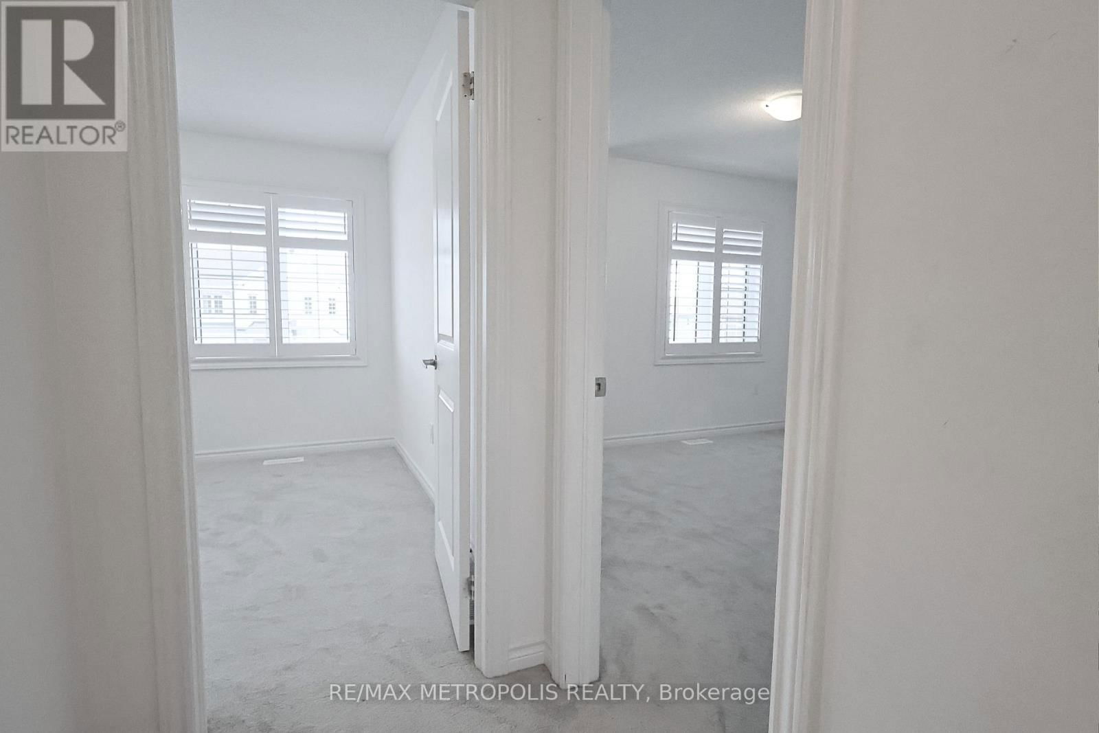 314 RUSSELL STREET Image 16