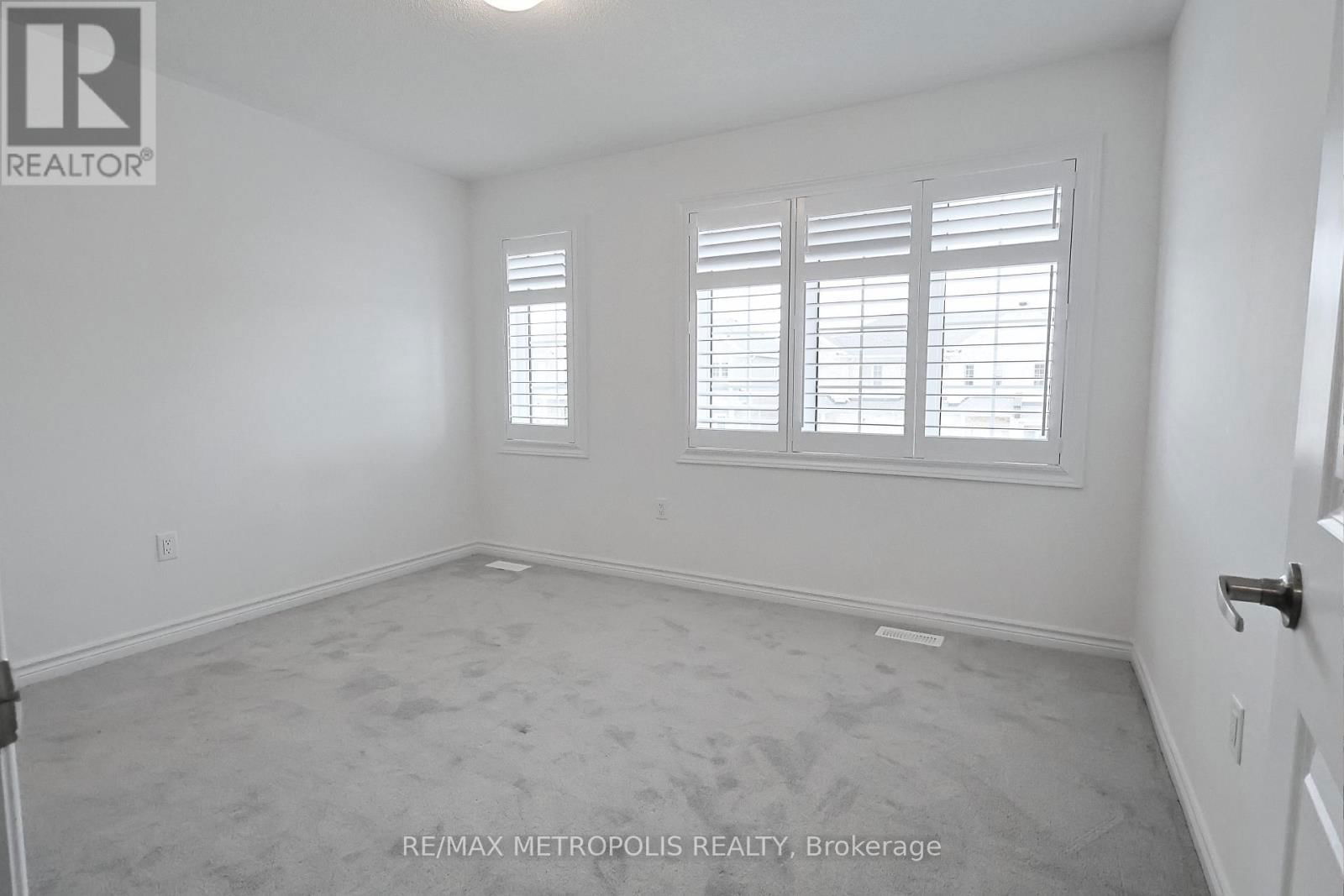 314 RUSSELL STREET Image 18