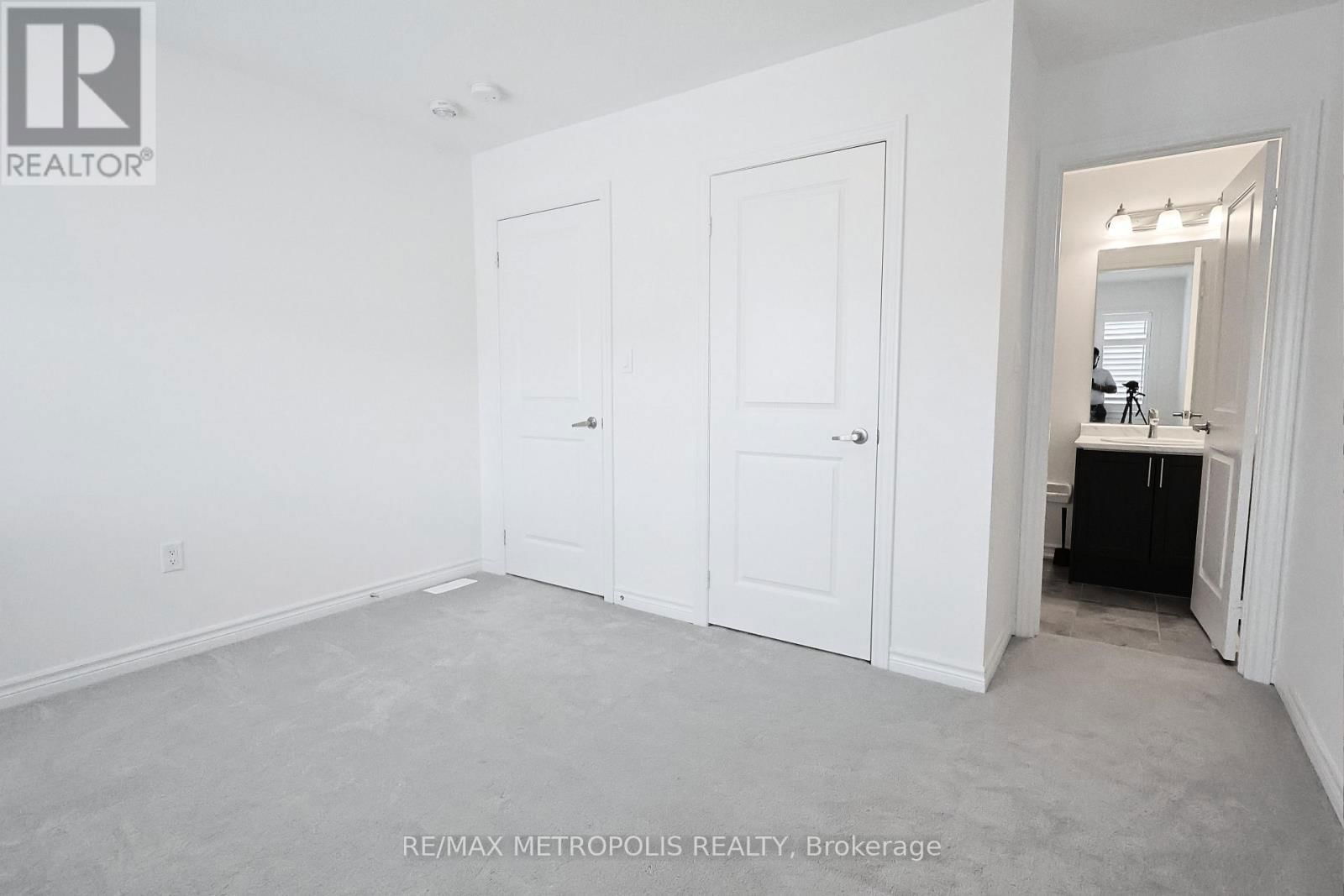 314 RUSSELL STREET Image 21