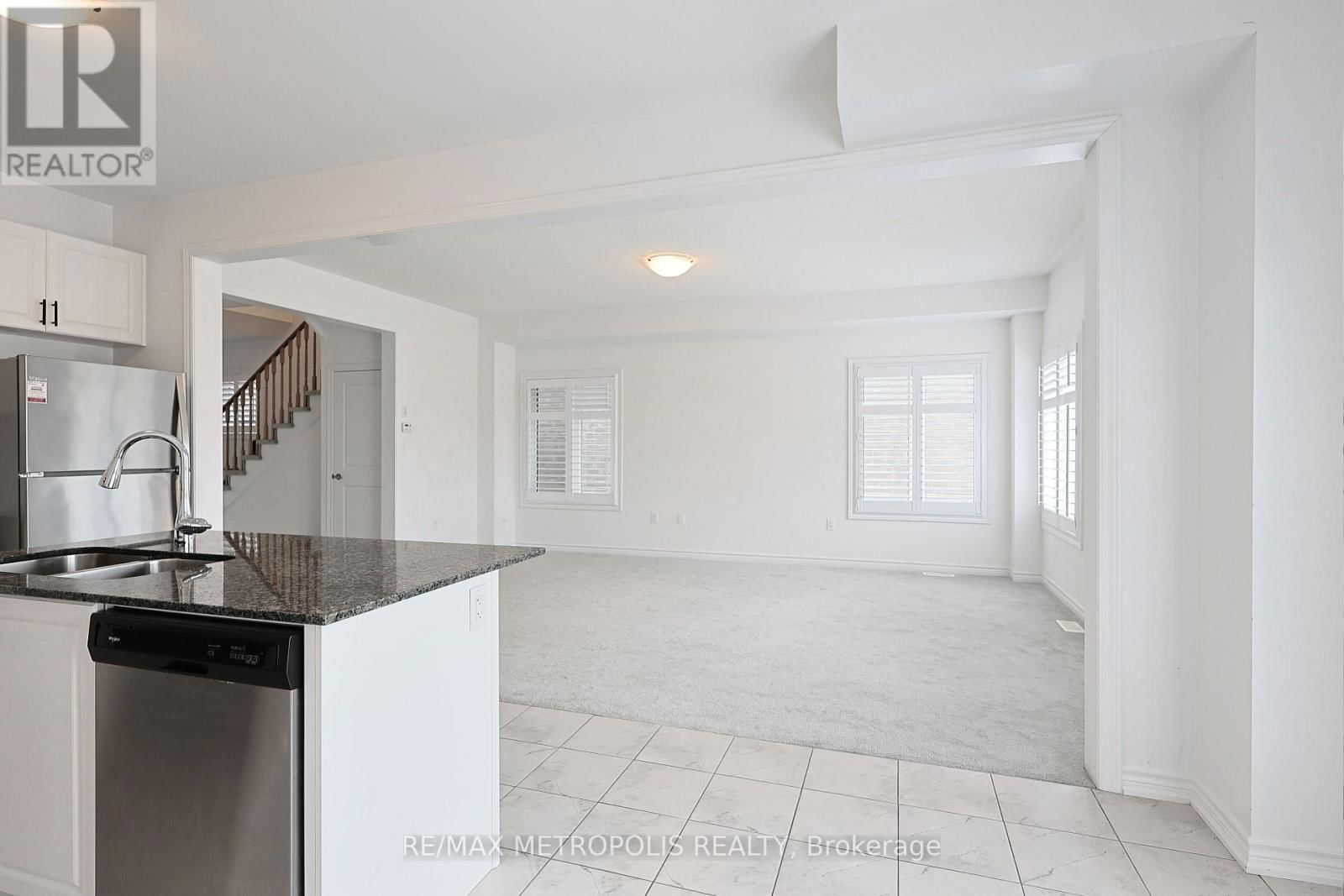 314 RUSSELL STREET Image 6