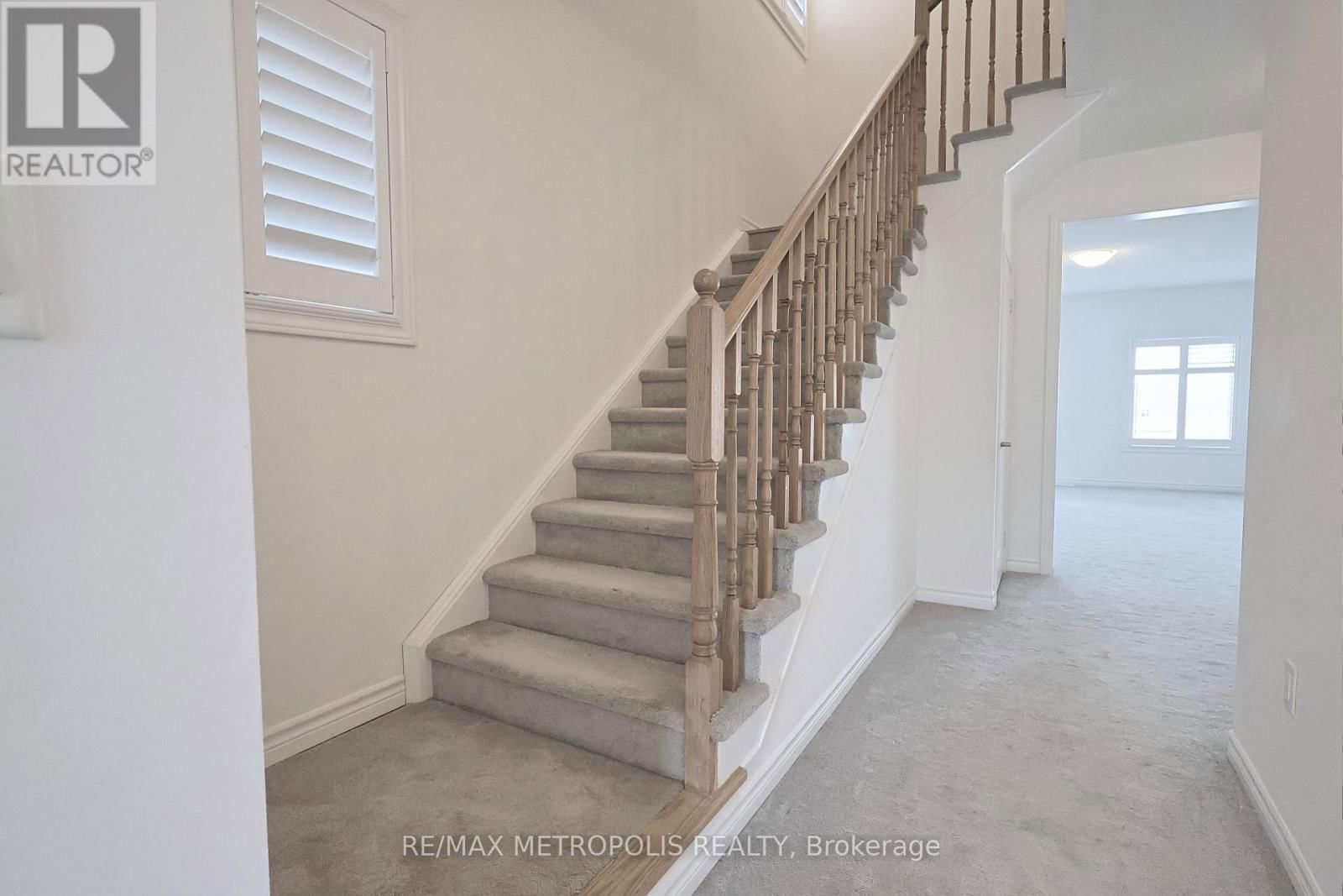 314 RUSSELL STREET Image 8
