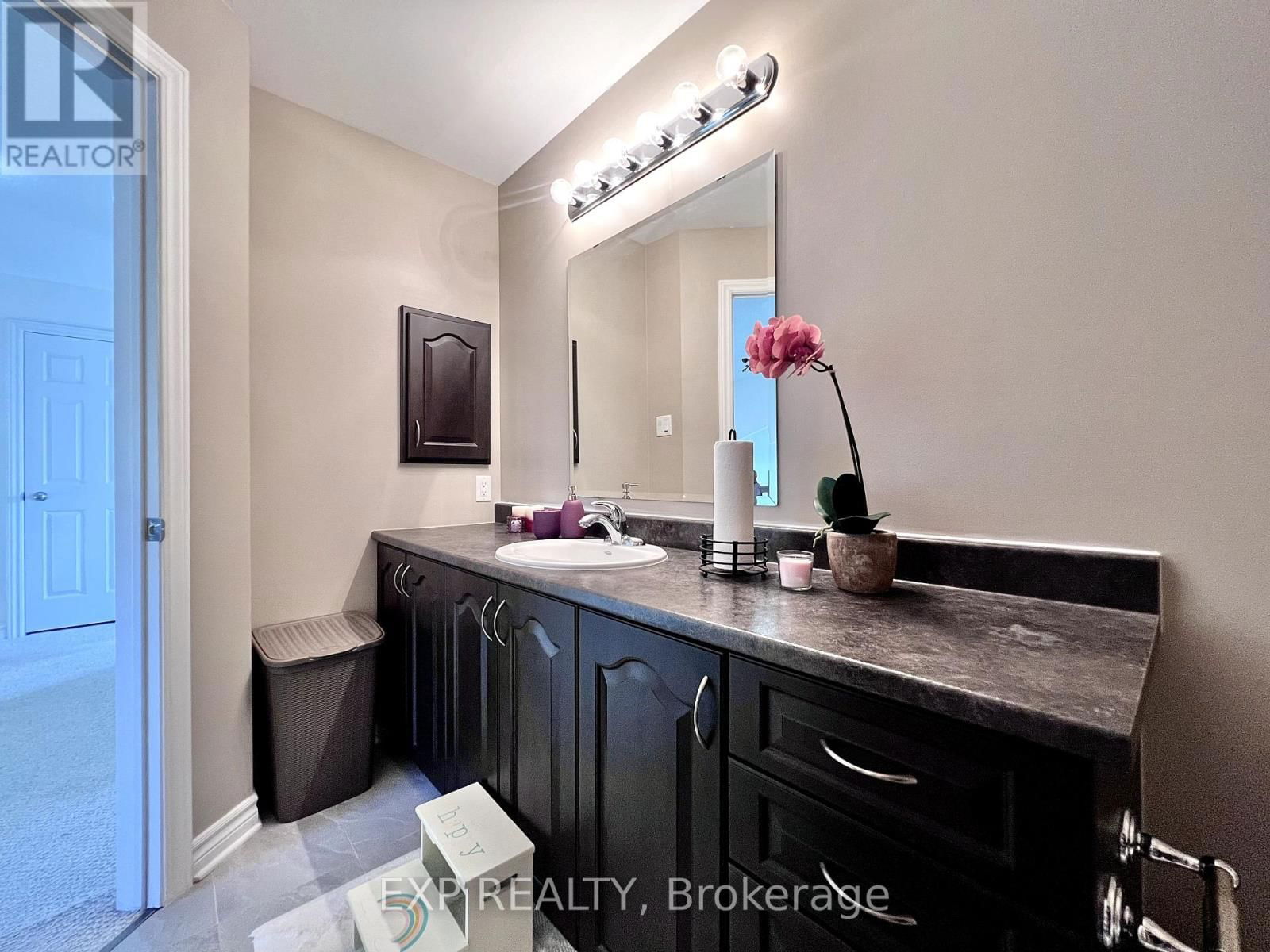 700 BEATRICE DRIVE Image 31