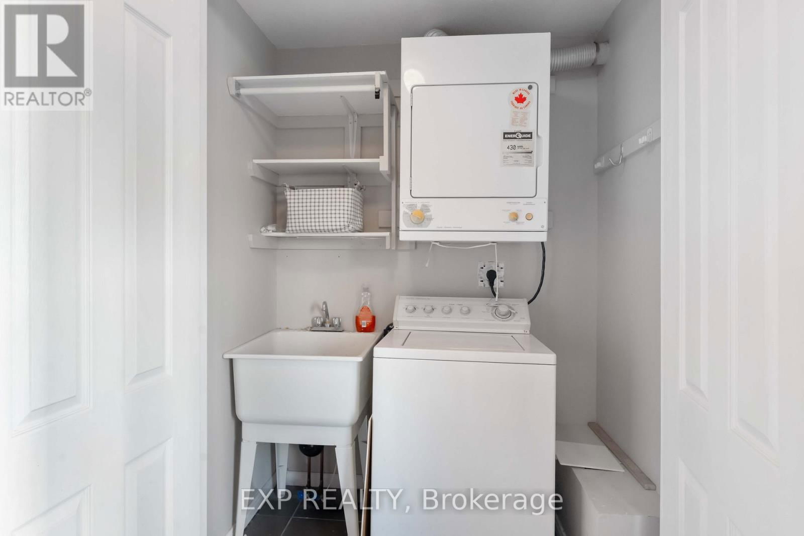 21 YORKVILLE STREET Image 18