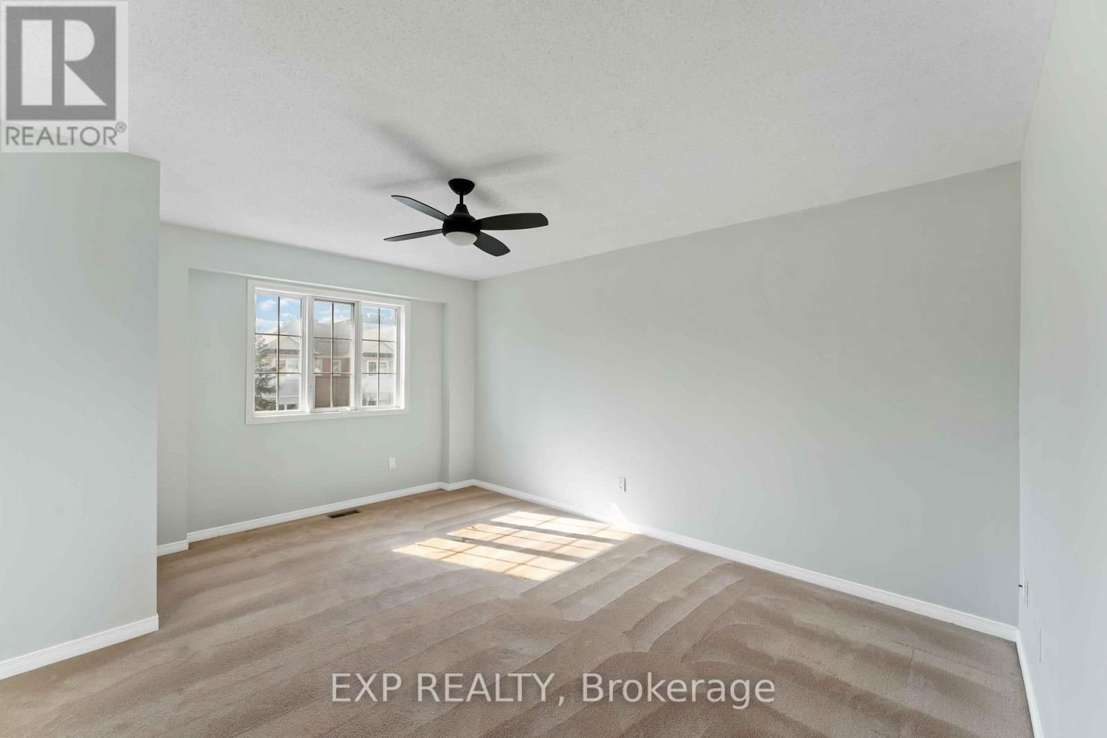 21 YORKVILLE STREET Image 20