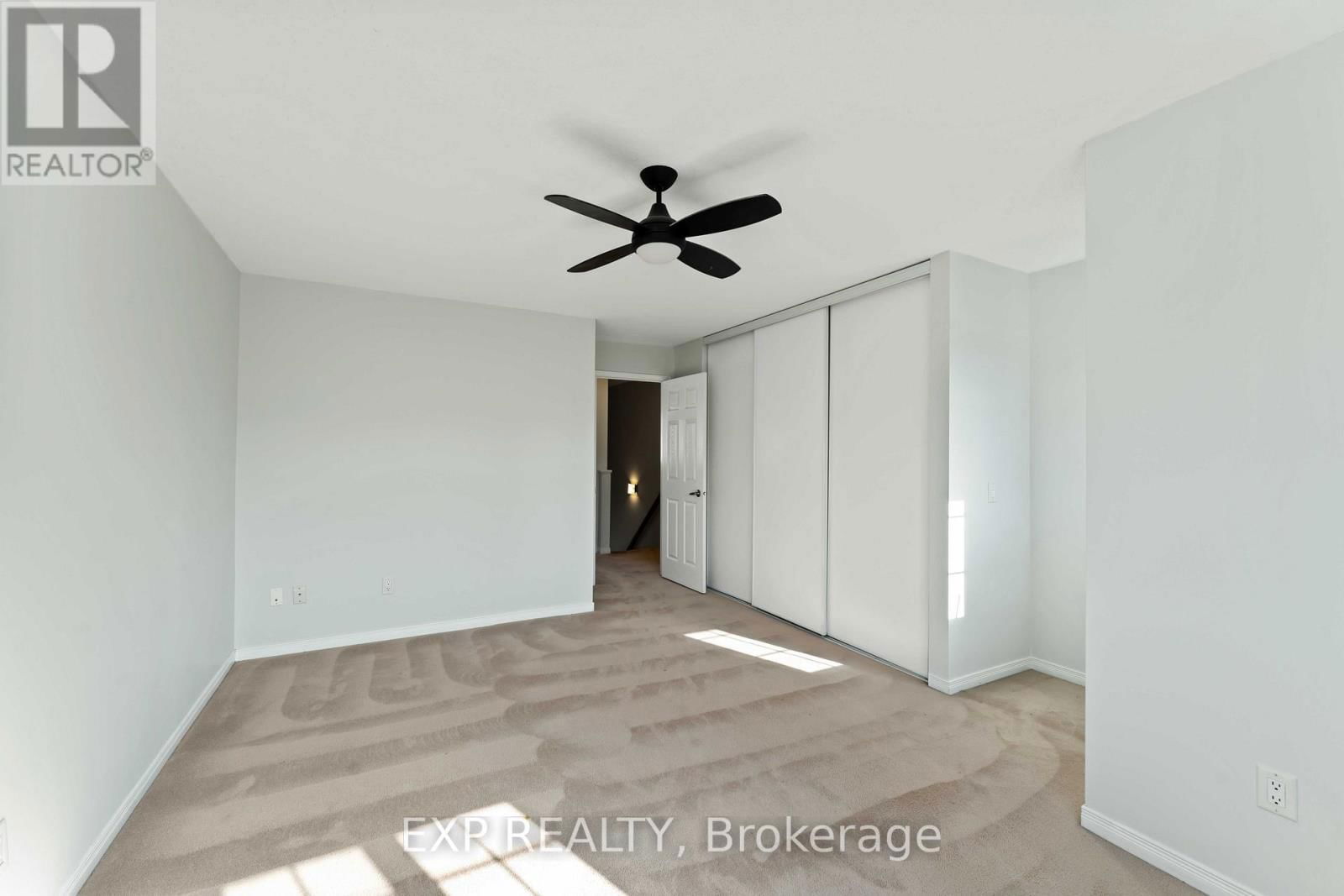 21 YORKVILLE STREET Image 23