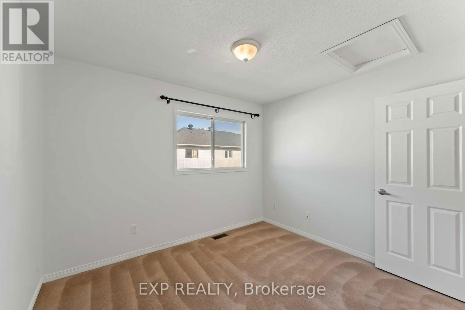 21 YORKVILLE STREET Image 26