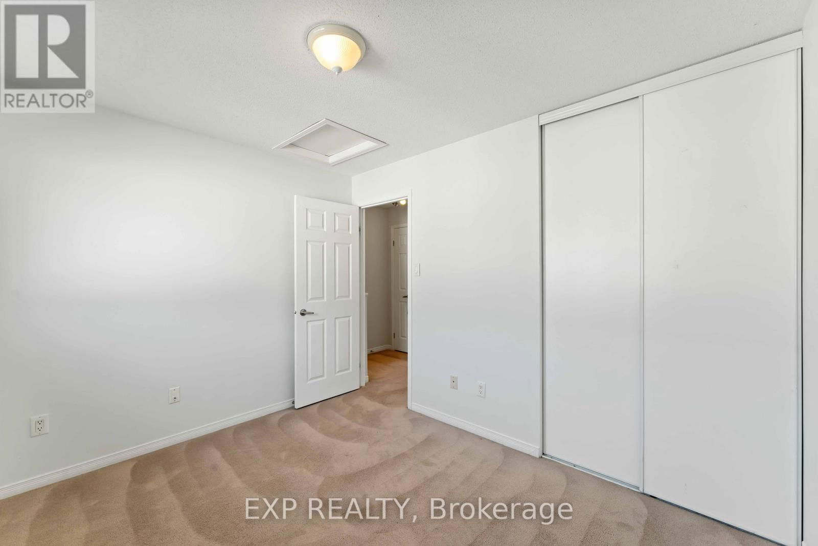 21 YORKVILLE STREET Image 27