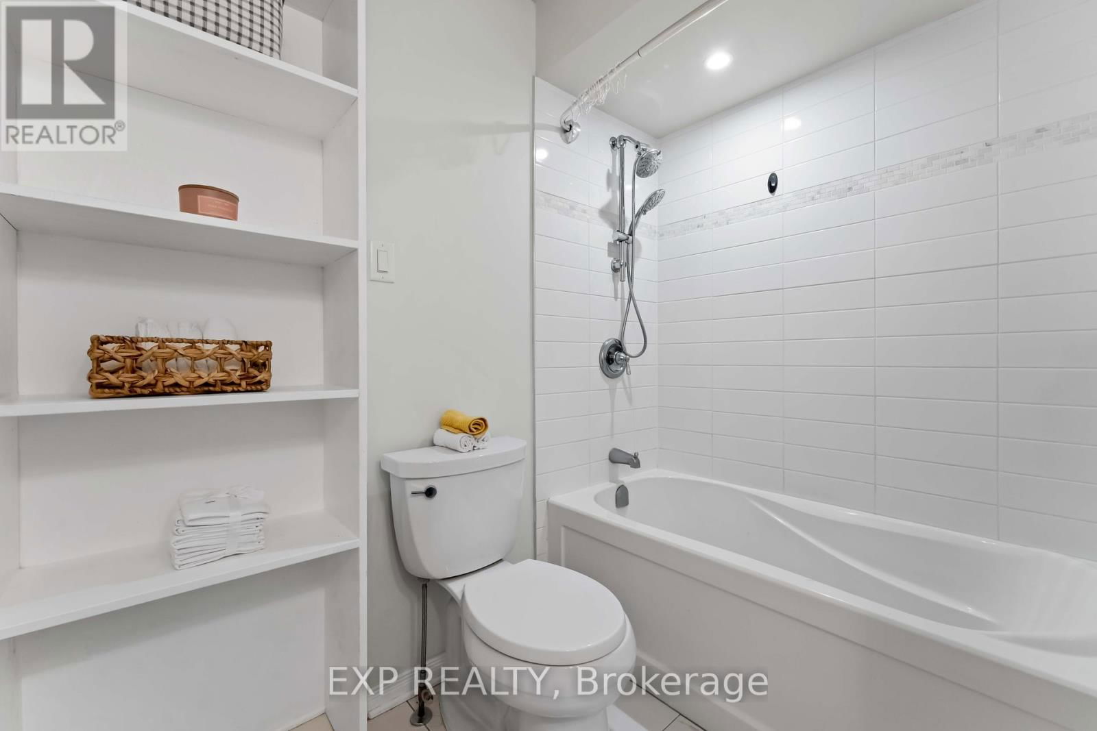 21 YORKVILLE STREET Image 29